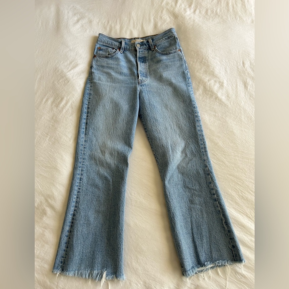 Perfect condition Levi’s Ribcage Cropped Flare jeans